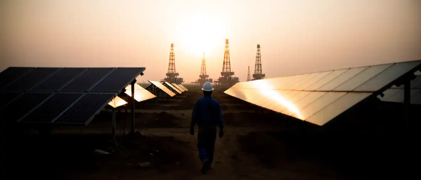 Курс на нефть и газ: почему Shell избавляется от «зеленой» доли в Индии
