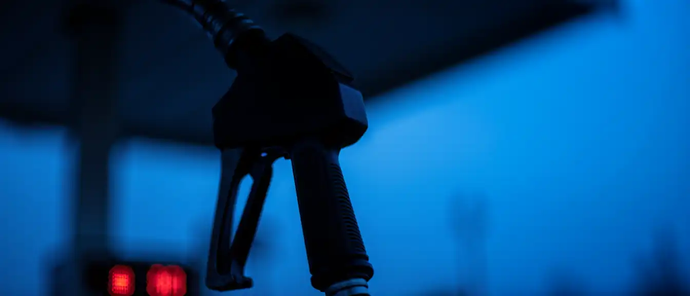 Топливный кризис в цифрах: производство нефтепродуктов в России резко пошло на спад