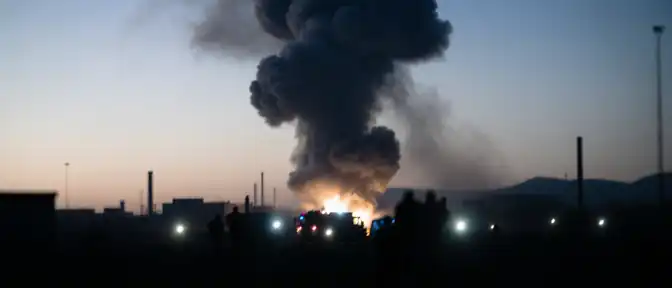 Грохот под Римом: мощный взрыв на итальянском заводе боеприпасов потряс округу