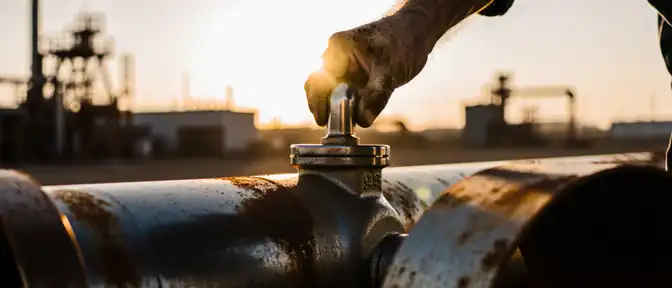 Ставка на переработку и стабильность: какие нефтяные компании выбирают аналитики Sber CIB