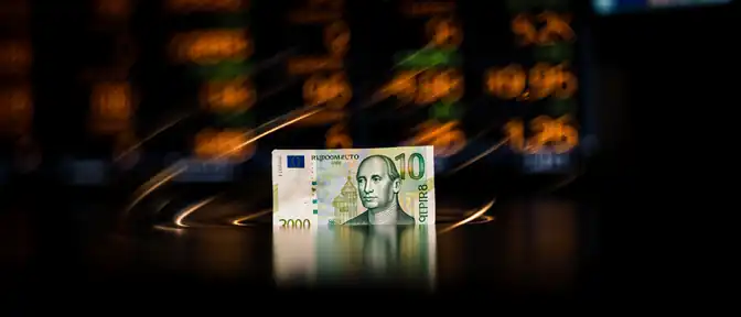 Валютный шторм: почему рубль теряет позиции и чего ждать от доллара в августе